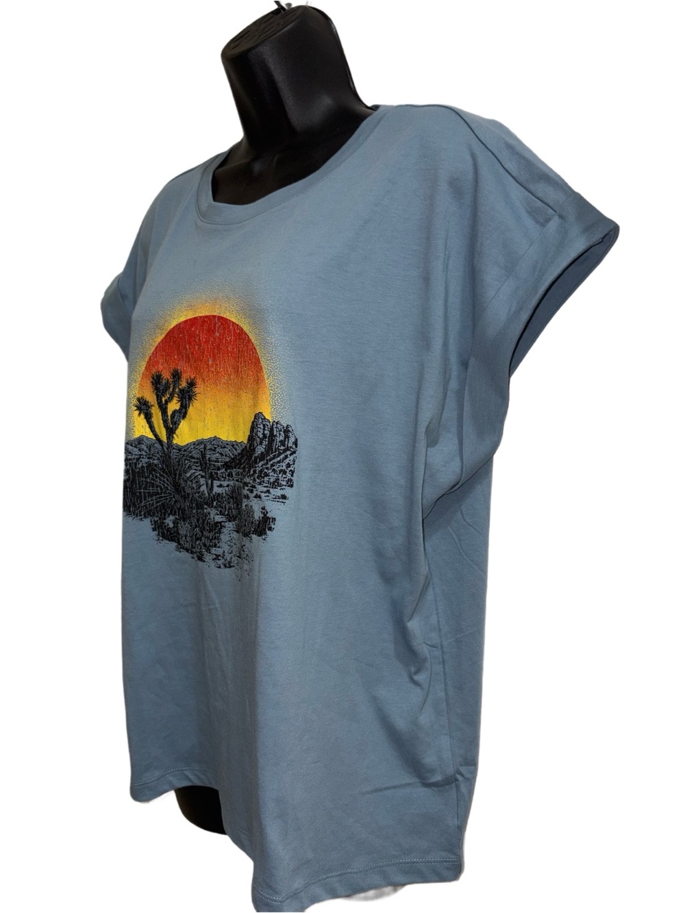 Jessica Simpson Blue Short Sleeve Tee with Sunset Graphic - Picture 2 of 6
